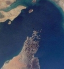 برلمان إيران يوافق على إغلاق مضيق هرمز بعد القصف الأمريكي